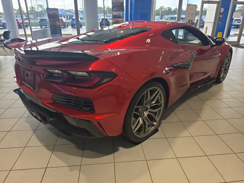 Used 2024 Chevrolet Corvette Z06 RWD image 5