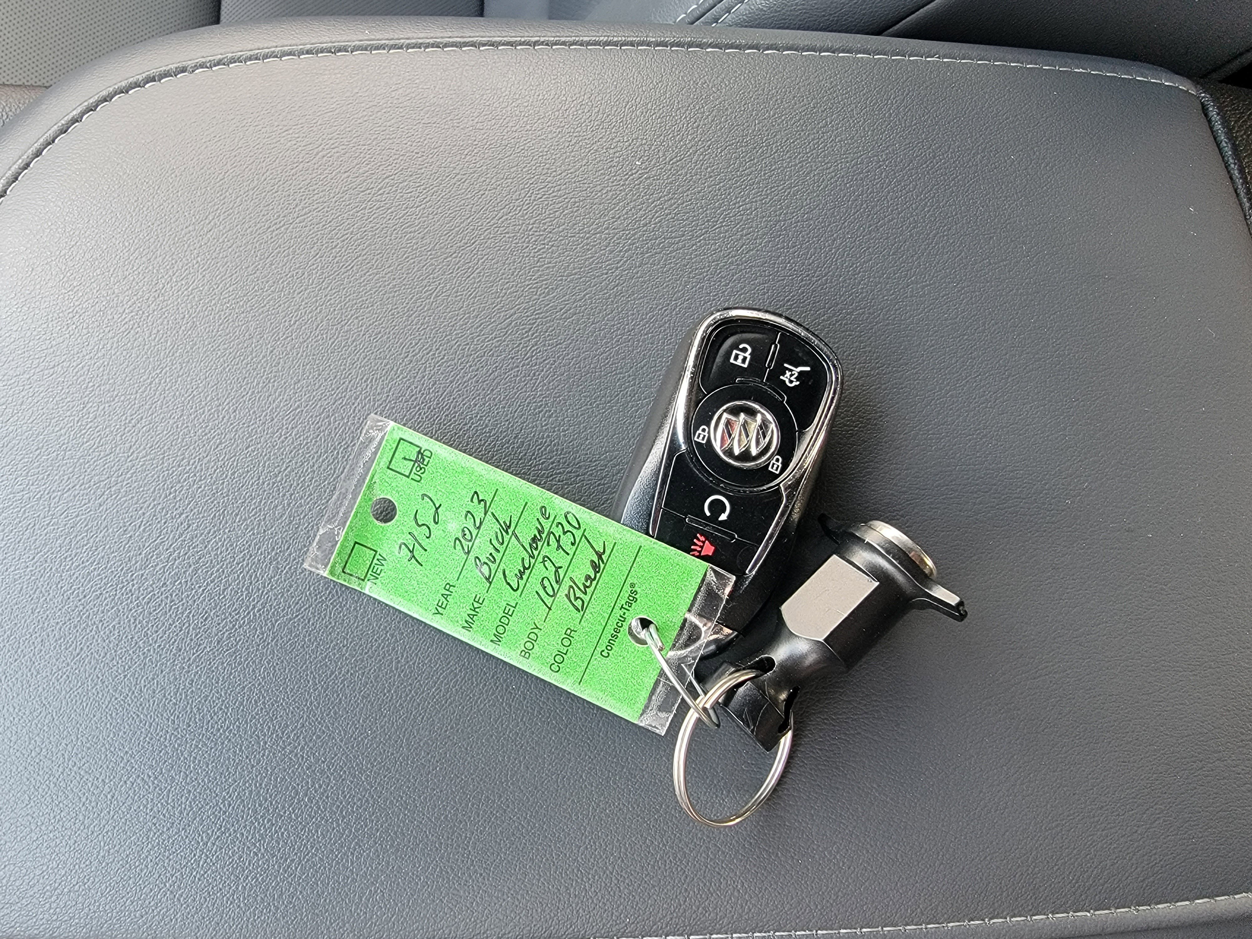 Used 2023 Buick Enclave Essence image 31