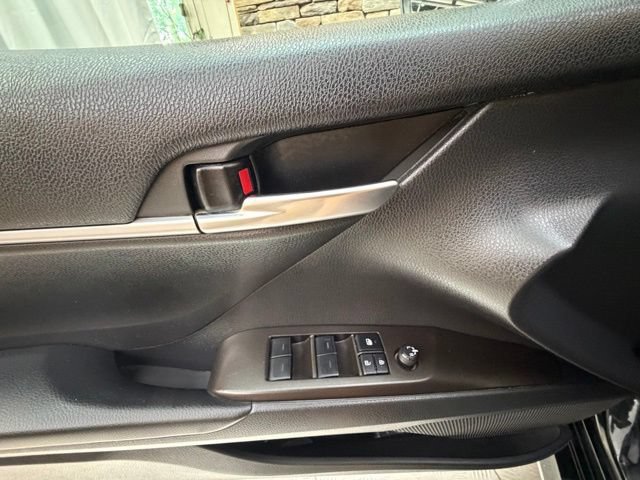 Used 2022 Toyota Camry LE w/ Convenience Package FWD image 27