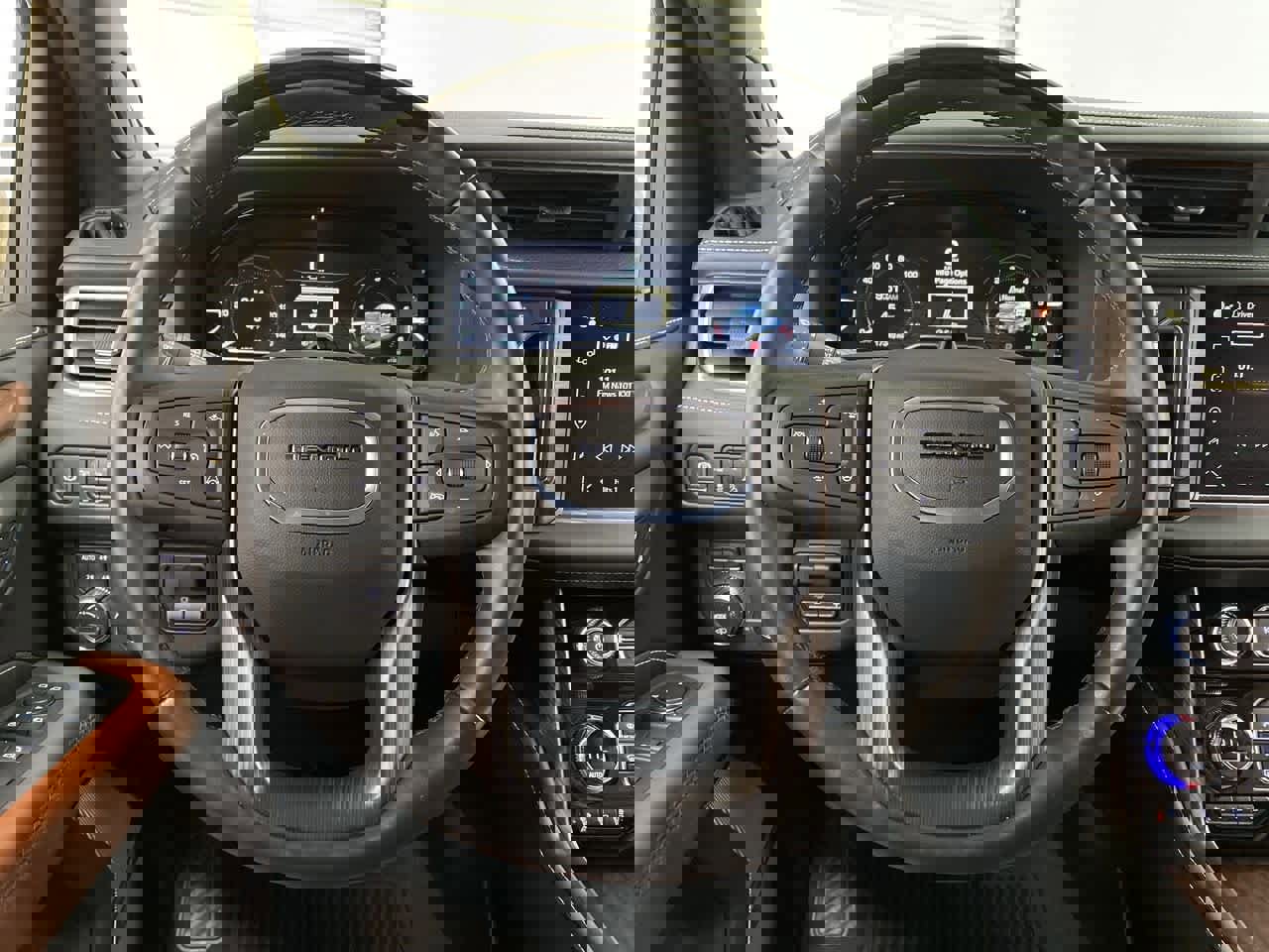 Used 2024 GMC Yukon Denali Ultimate image 20