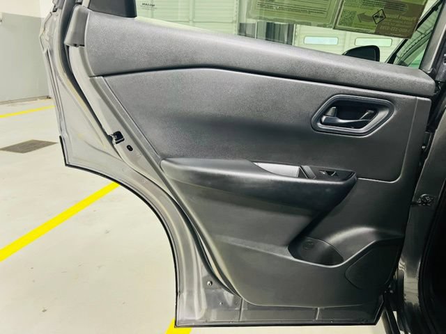 Used 2024 Nissan Rogue S FWD image 25