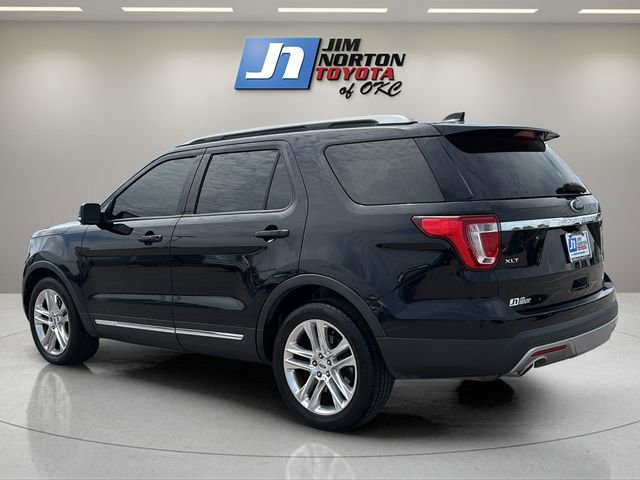 Used 2017 Ford Explorer XLT w/ Equipment Group 202A FWD image 7