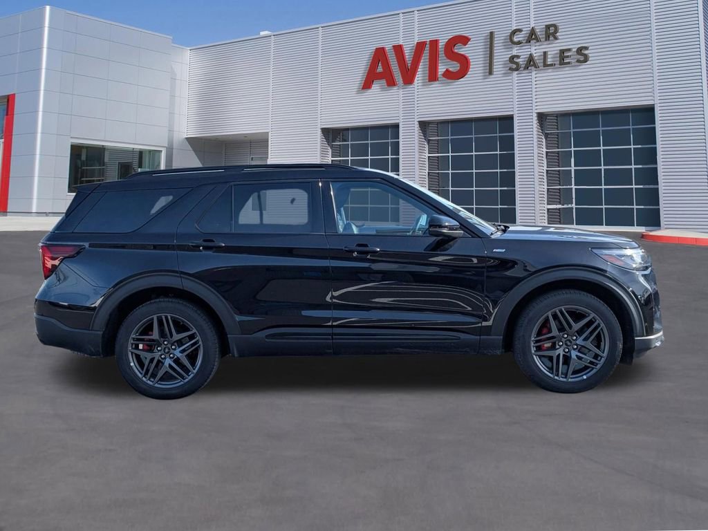 Used 2025 Ford Explorer ST-Line w/ ST-Line Street Pack AWD/4WD image 5