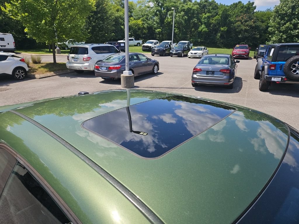 Used 2020 Dodge Challenger R/T RWD image 9