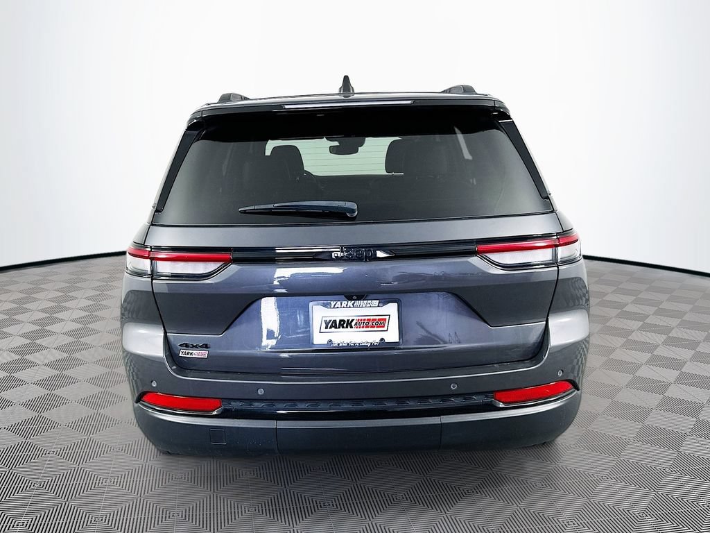 Certified 2023 Jeep Grand Cherokee Altitude AWD/4WD image 10