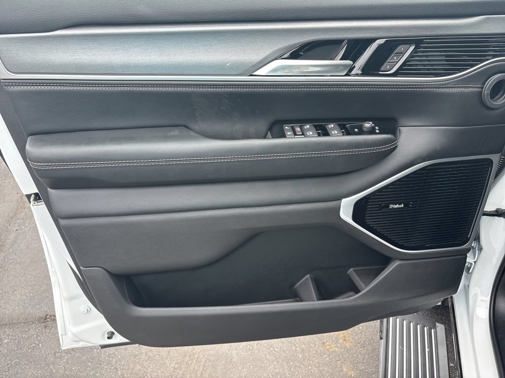 New 2026 Jeep Grand Wagoneer Limited AWD/4WD image 15