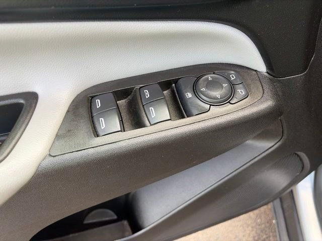 Used 2023 Chevrolet Equinox LS FWD image 13