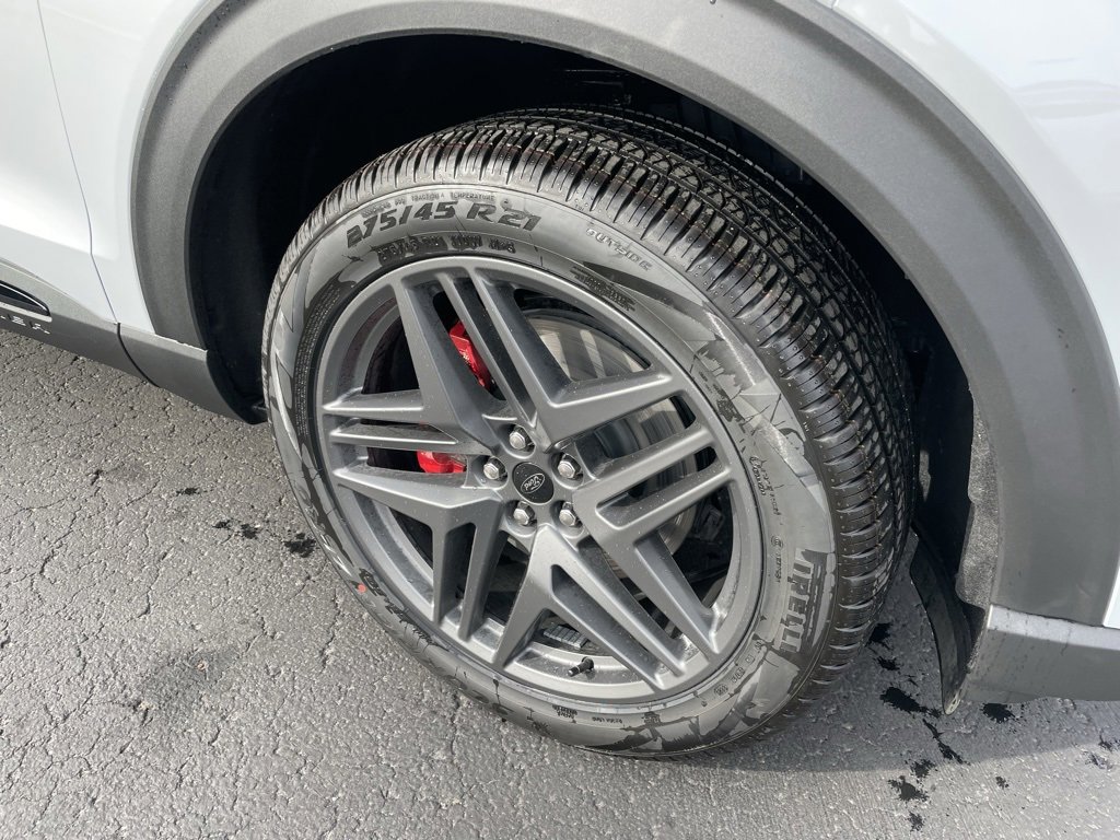 New 2026 Ford Explorer ST-Line w/ ST-Line Street Pack image 3