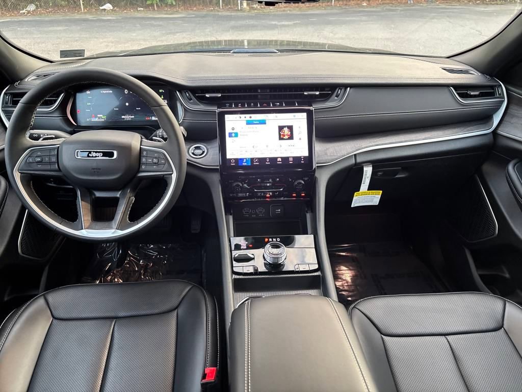 New 2024 Jeep Grand Cherokee Limited 4xe w/ Luxury Tech Group II image 14