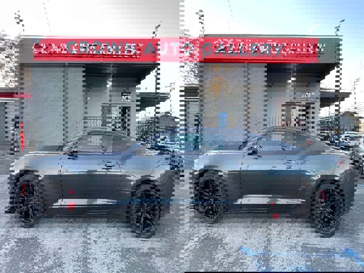 Used 2018 Chevrolet Camaro SS image 6