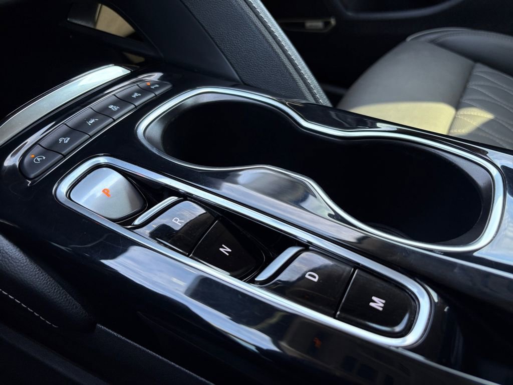 Used 2023 Buick Envision Avenir image 34