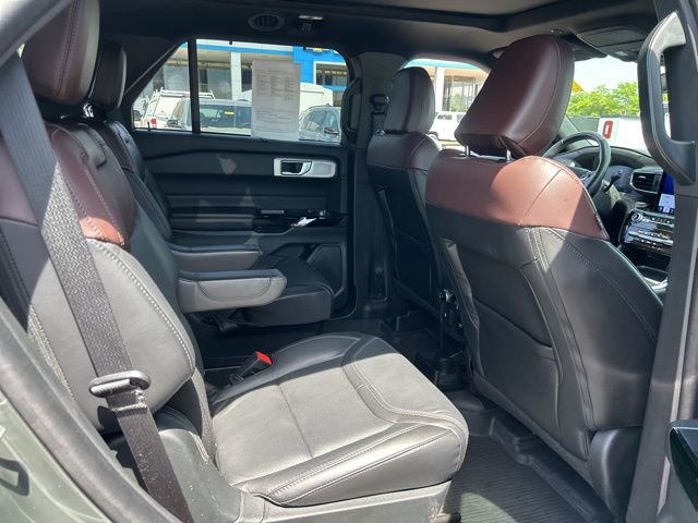 Used 2023 Ford Explorer Platinum w/ Technology Package AWD/4WD image 34