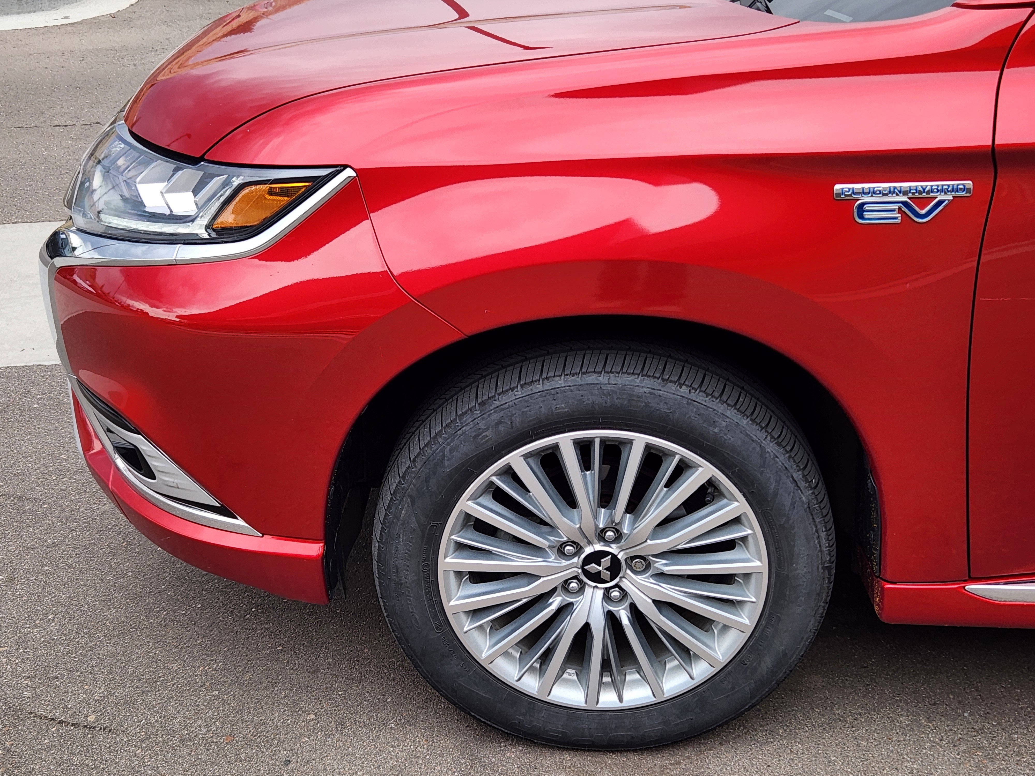 Used 2019 Mitsubishi Outlander 4WD Plug-In Hybrid image 8