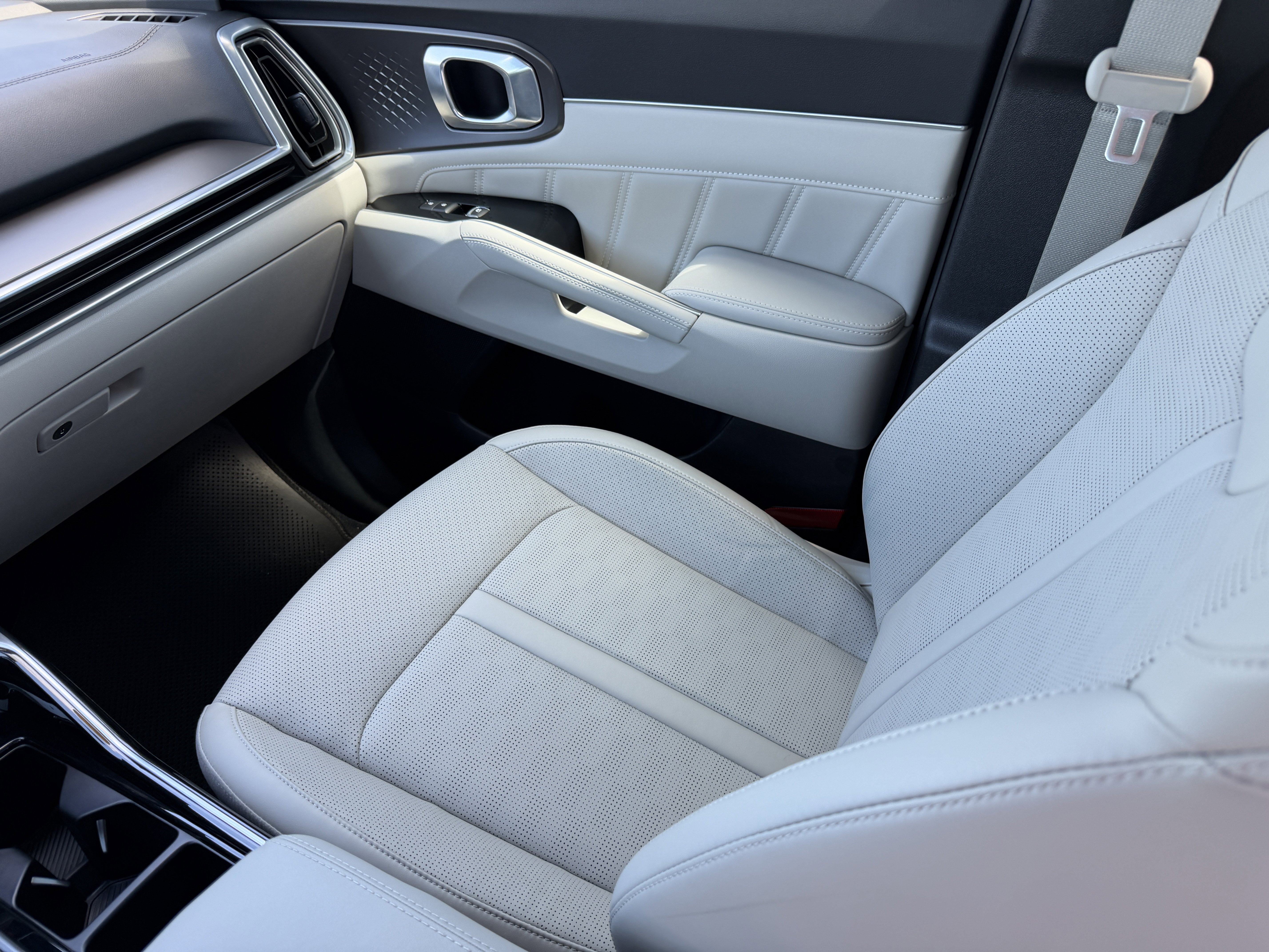 Used 2025 Kia Sorento SX image 17