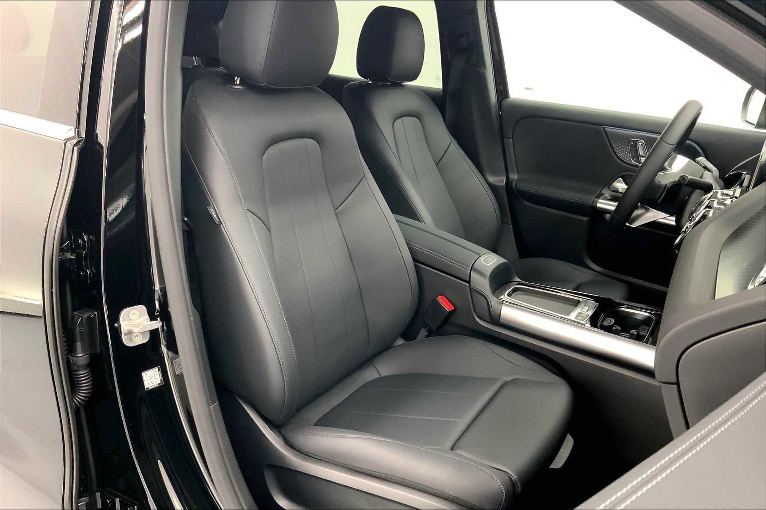 New 2026 Mercedes-Benz GLA 250 GLA 250 image 2