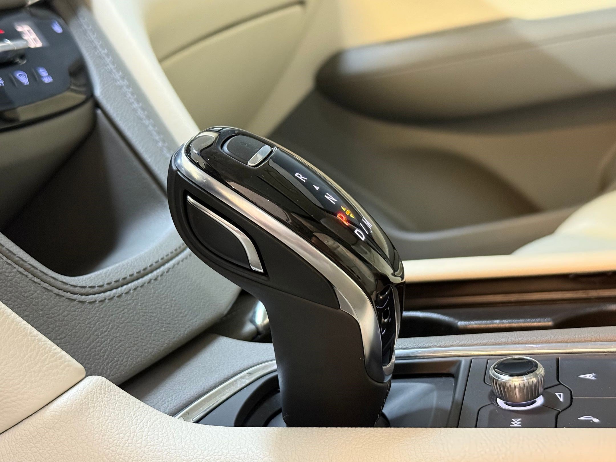 Certified 2023 Cadillac XT5 Premium Luxury image 17