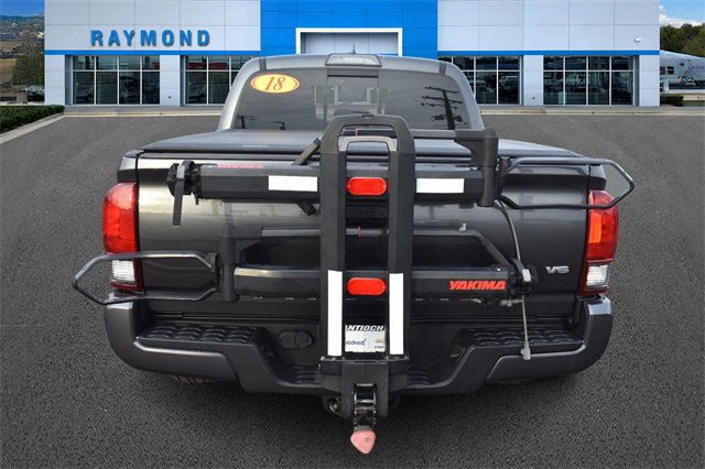 Used 2019 Toyota Tacoma TRD Sport image 4