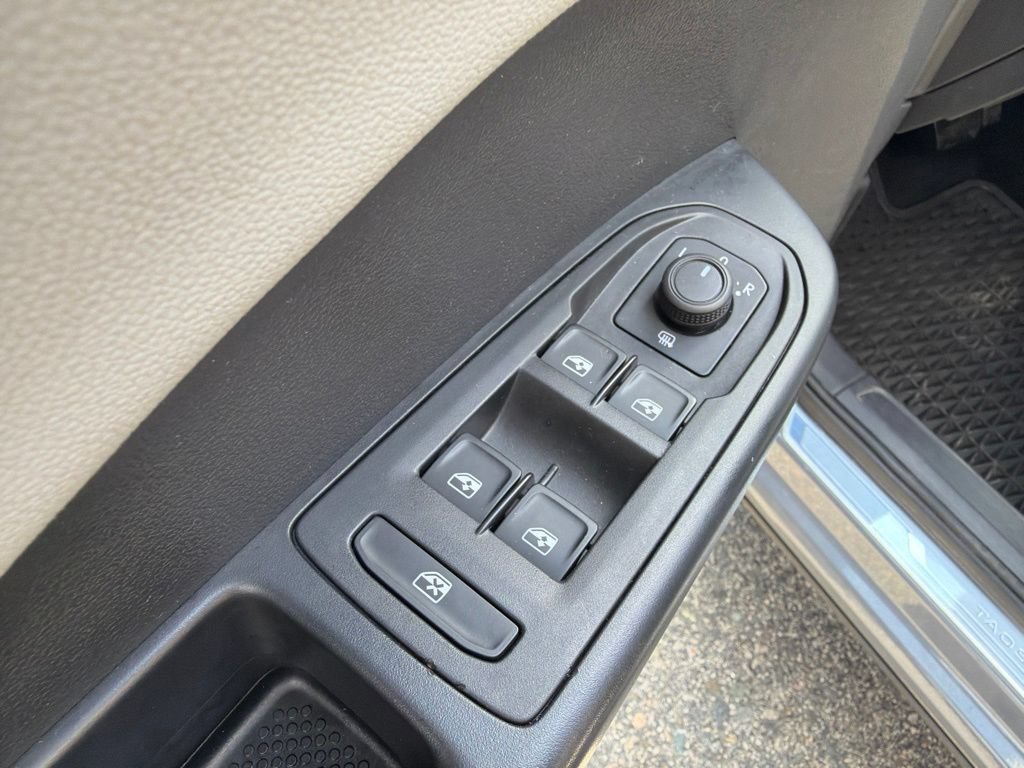 Used 2022 Volkswagen Taos SE AWD/4WD image 15