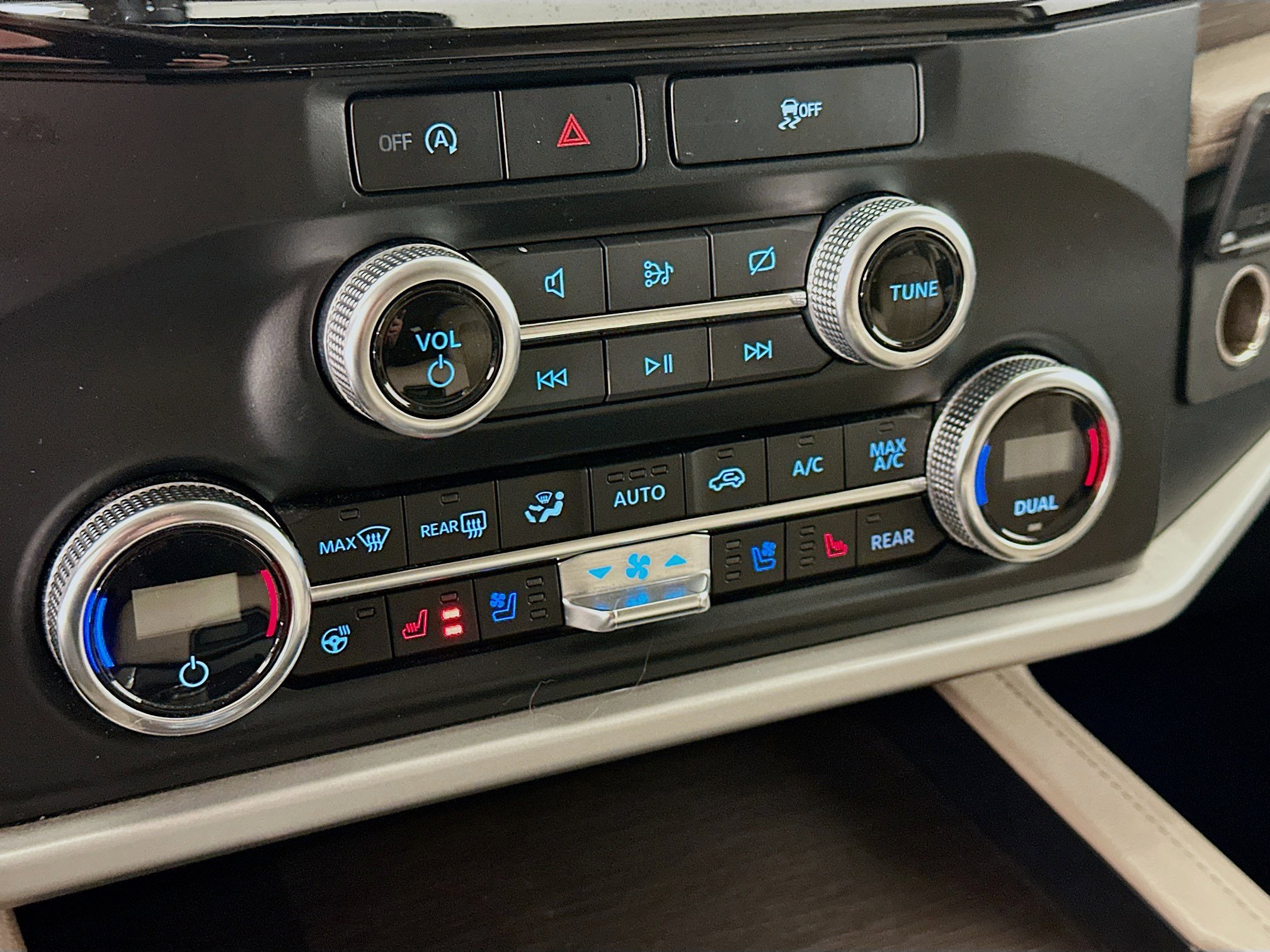 Used 2024 Ford Expedition Max Limited image 24