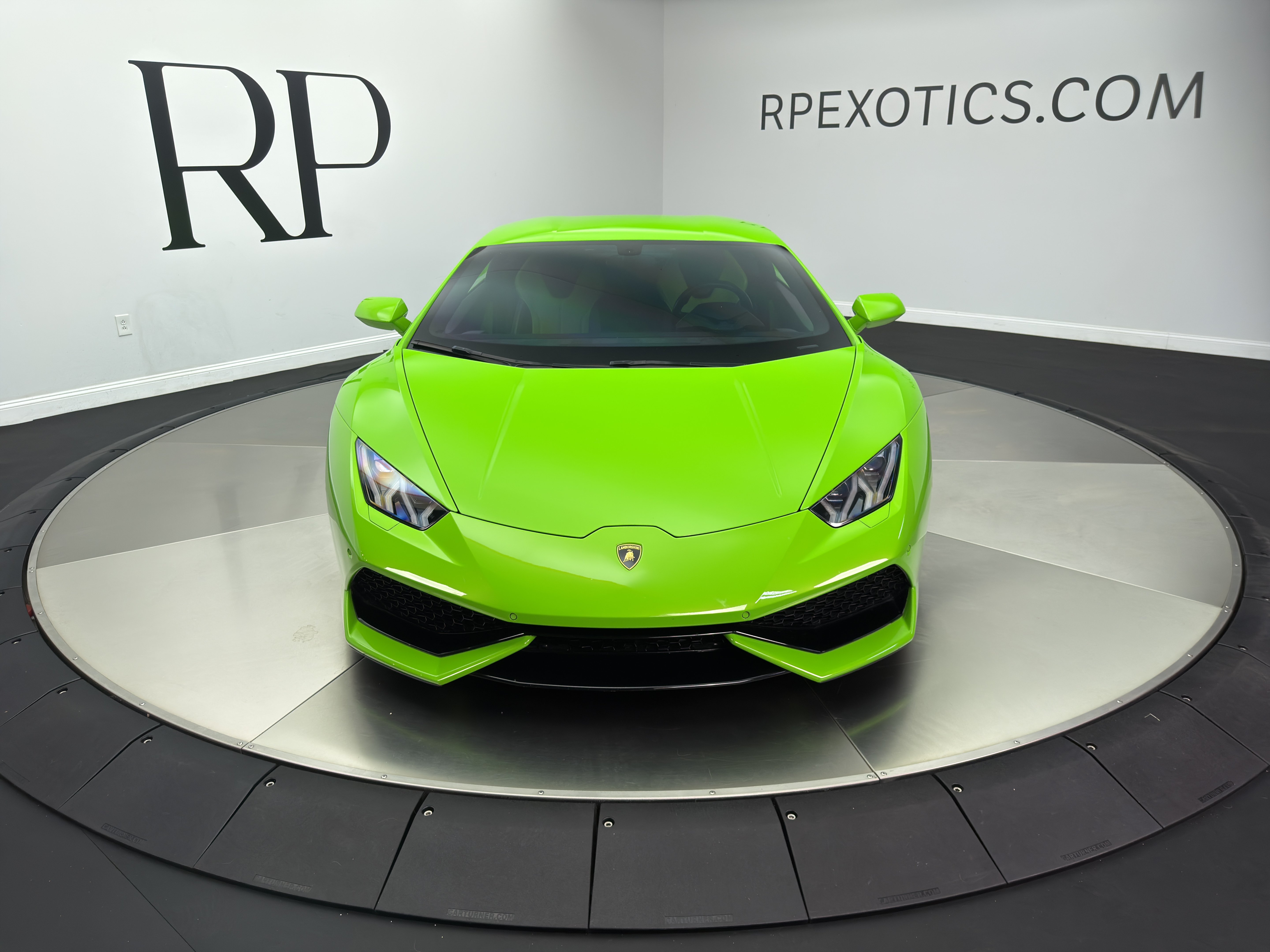 Used 2016 Lamborghini Huracan LP 610-4 AWD/4WD image 2