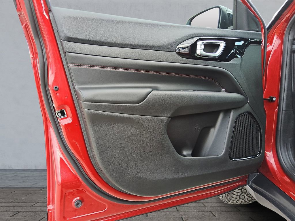 Used 2026 Jeep Compass Trailhawk image 17
