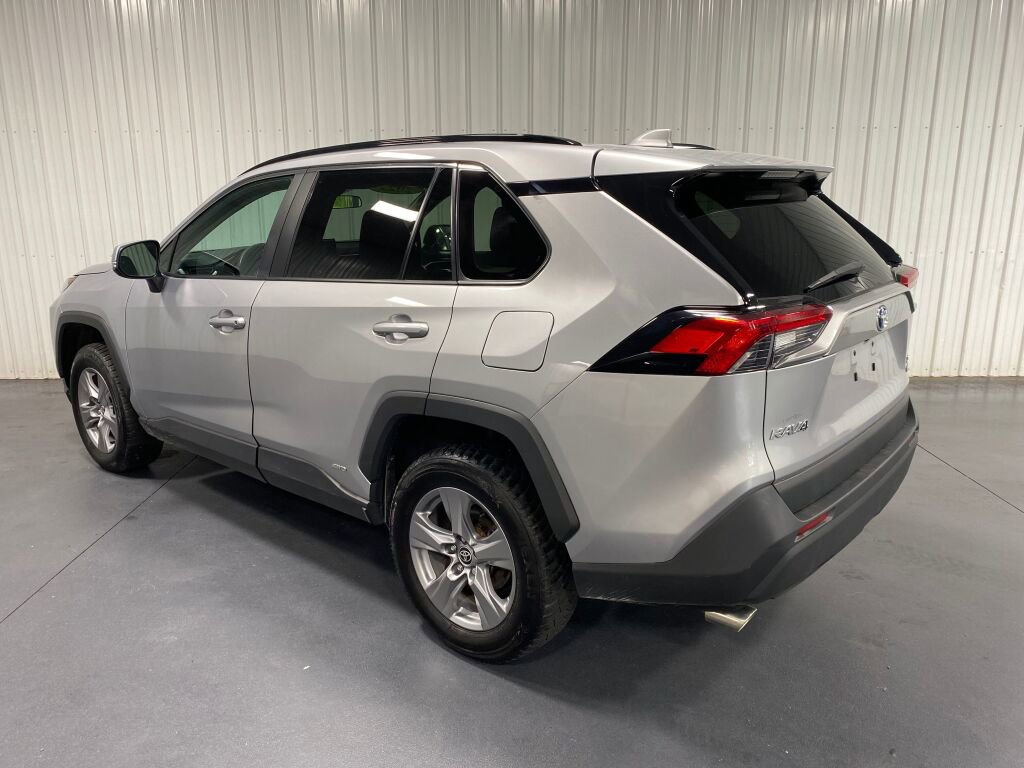 Used 2022 Toyota RAV4 XLE image 17