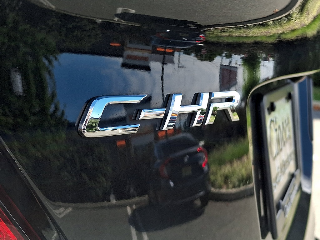 Used 2021 Toyota C-HR XLE FWD image 28