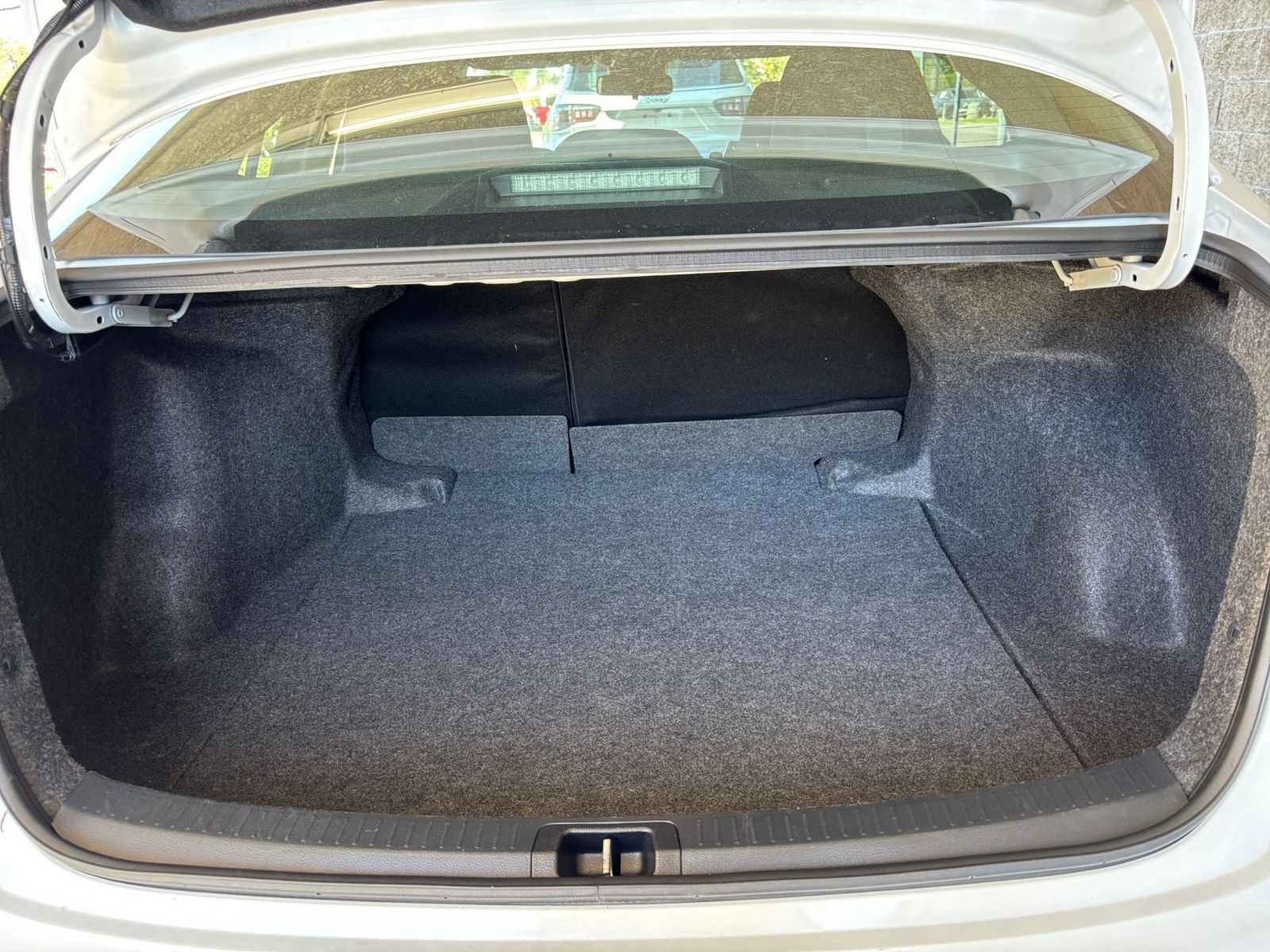 Used 2025 Toyota Corolla LE FWD image 30