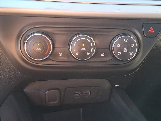 Used 2024 Chevrolet Trax LS w/ LS Convenience Package FWD image 18