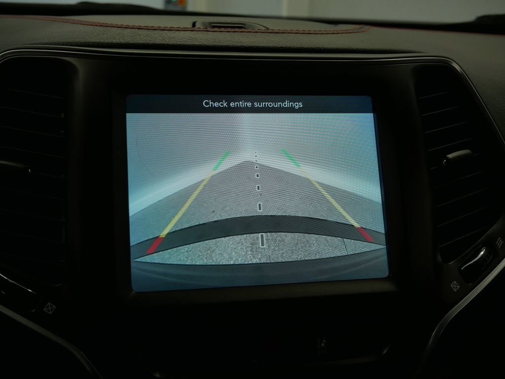 Certified 2022 Jeep Cherokee Trailhawk w/ Premium Leather Package image 38