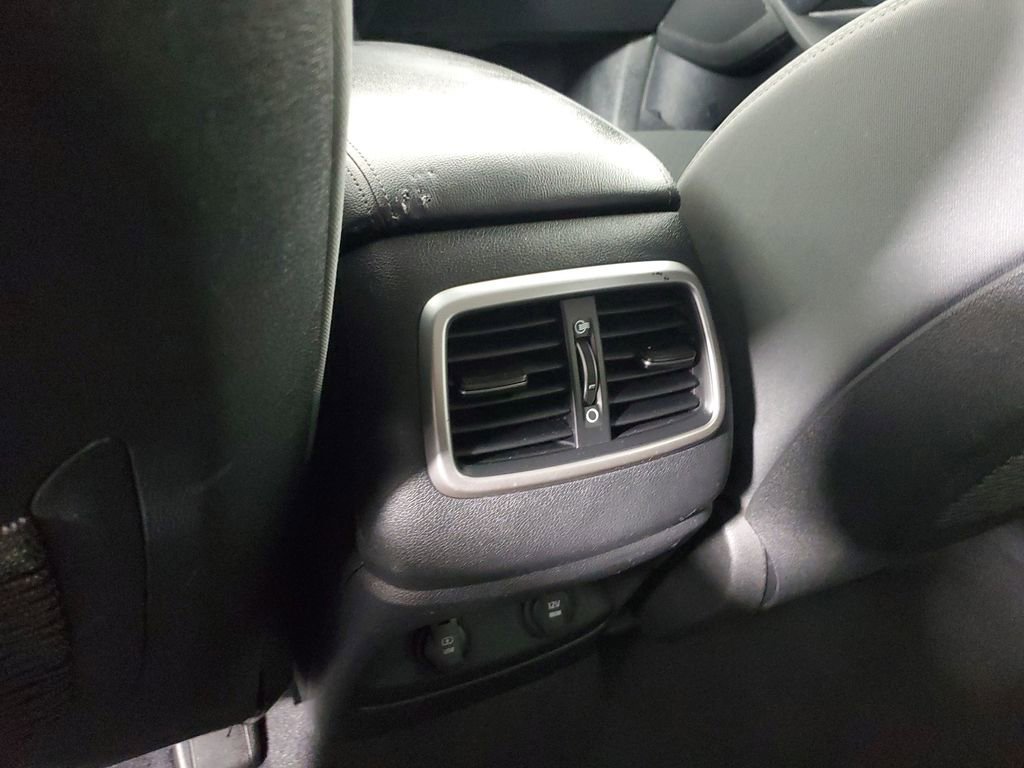 Used 2020 Kia Sorento LX FWD image 26