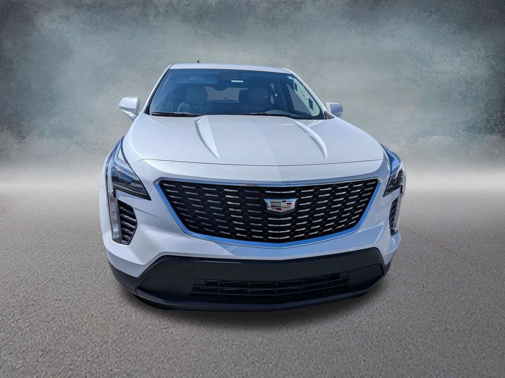 Used 2023 Cadillac XT4 Luxury w/ Cold Weather Package FWD image 14