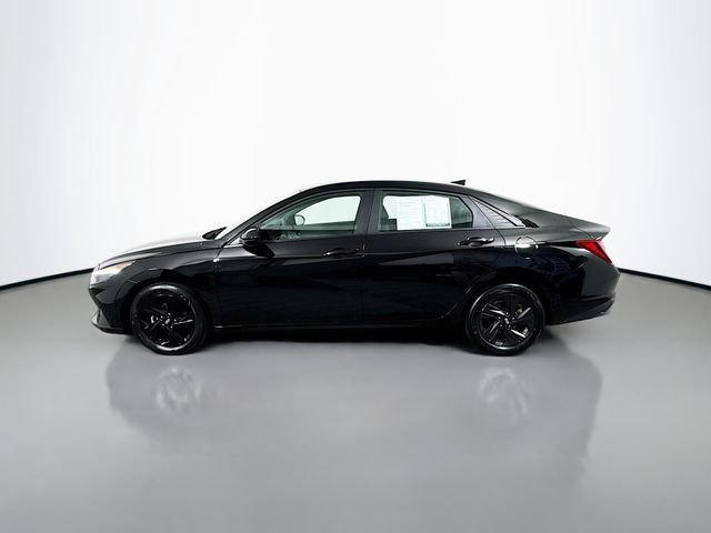 Certified 2023 Hyundai Elantra SEL image 5