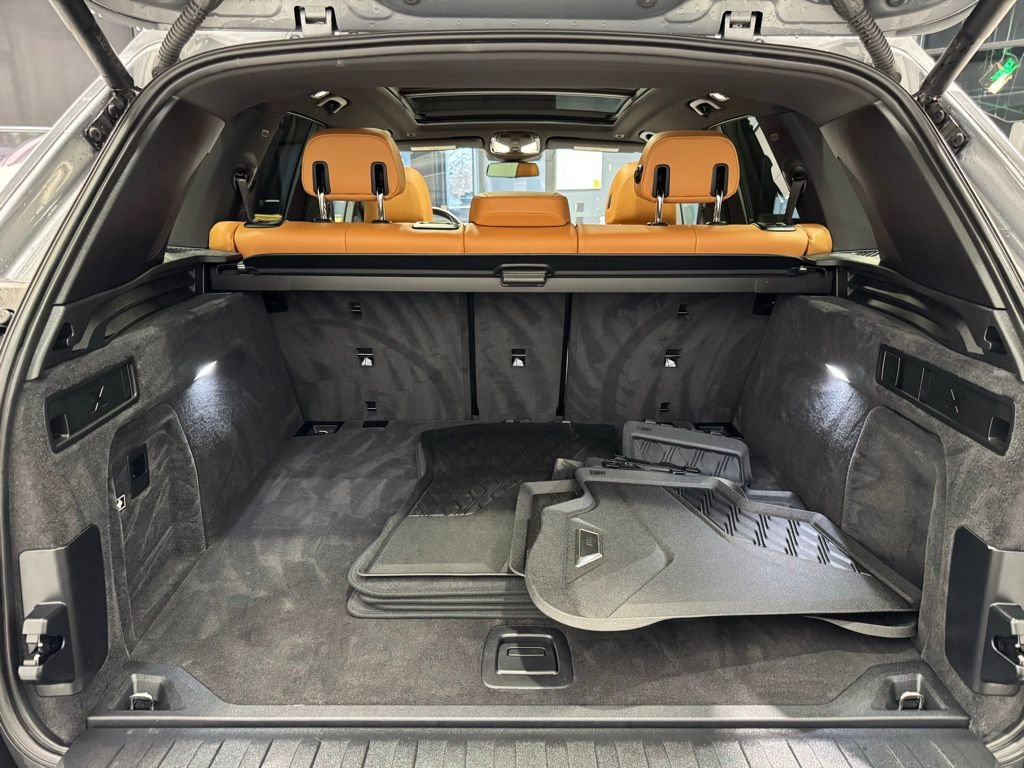 Certified 2024 BMW X5 xDrive40i w/ Premium Package image 28