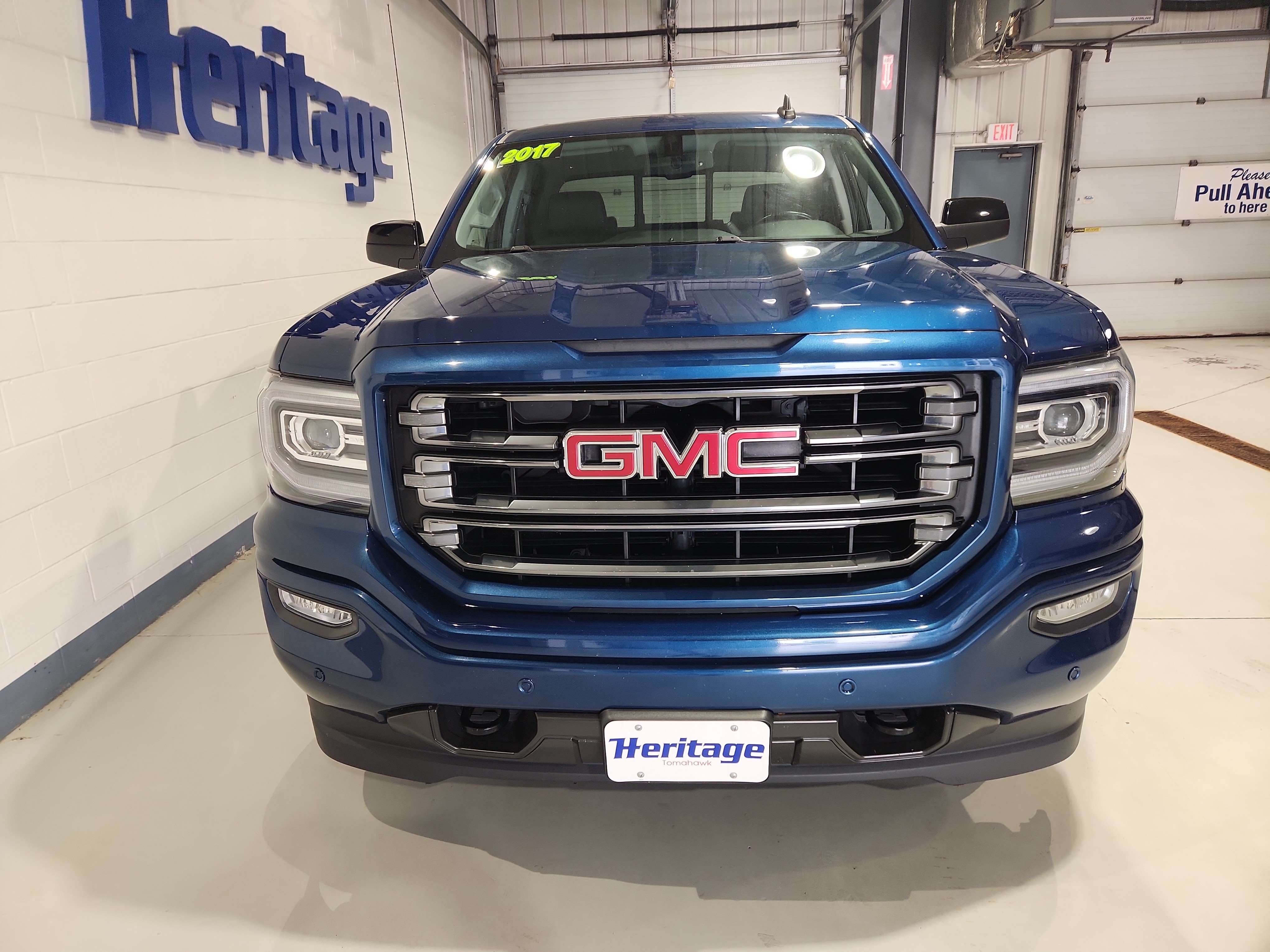 Used 2017 GMC Sierra 1500 SLT AWD/4WD image 3