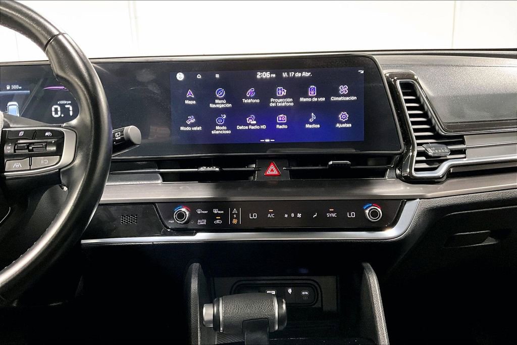 Used 2024 Kia Sportage EX image 8