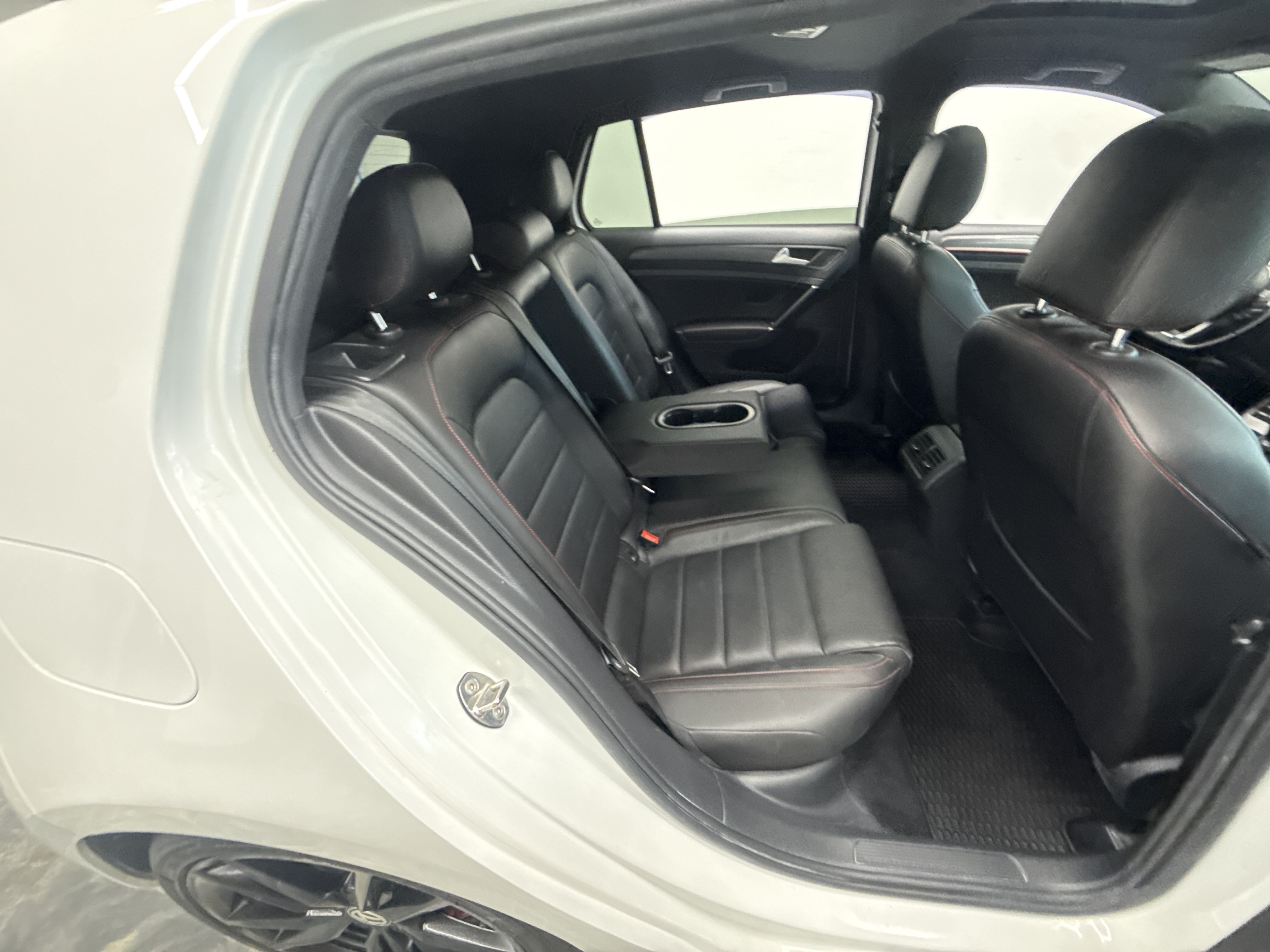 Used 2021 Volkswagen GTI SE FWD image 20