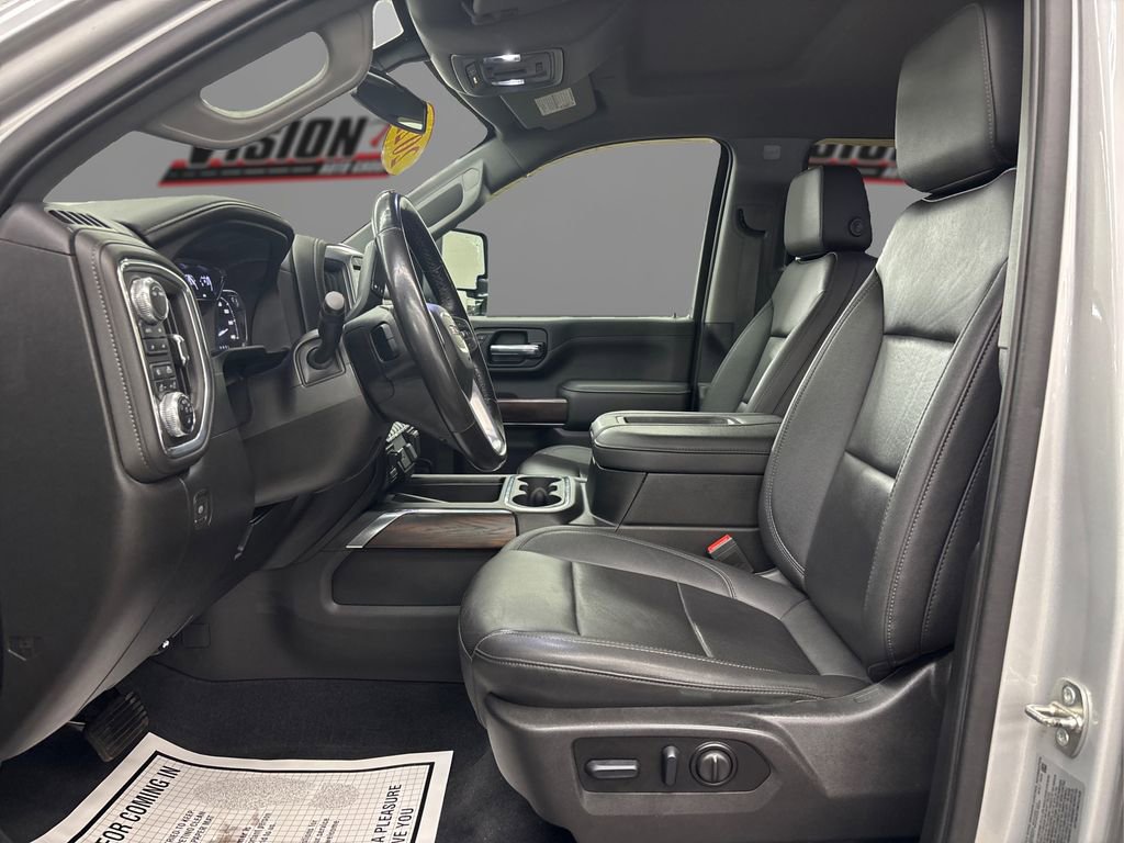 Used 2022 GMC Sierra 3500 SLT w/ SLT Preferred Package image 9