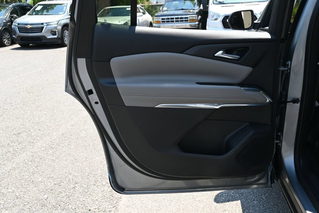Used 2024 Chevrolet Traverse LT FWD image 37