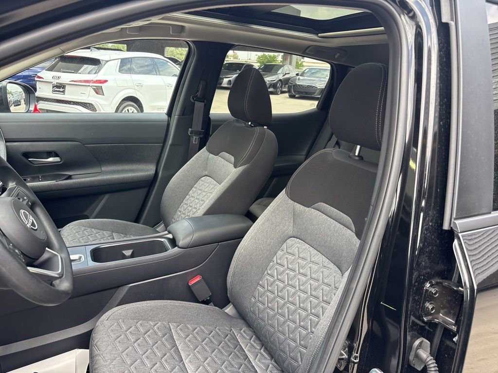 Used 2026 Nissan Kicks SV w/ SV Premium Package AWD/4WD image 13