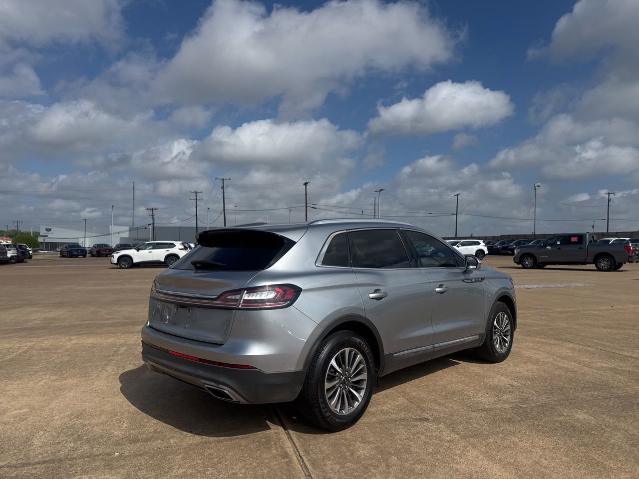 Used 2022 Lincoln Nautilus FWD w/ Premium Package image 22