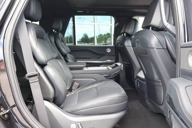 New 2027 Lincoln Navigator Reserve w/ Jet Appearance Package AWD/4WD image 20