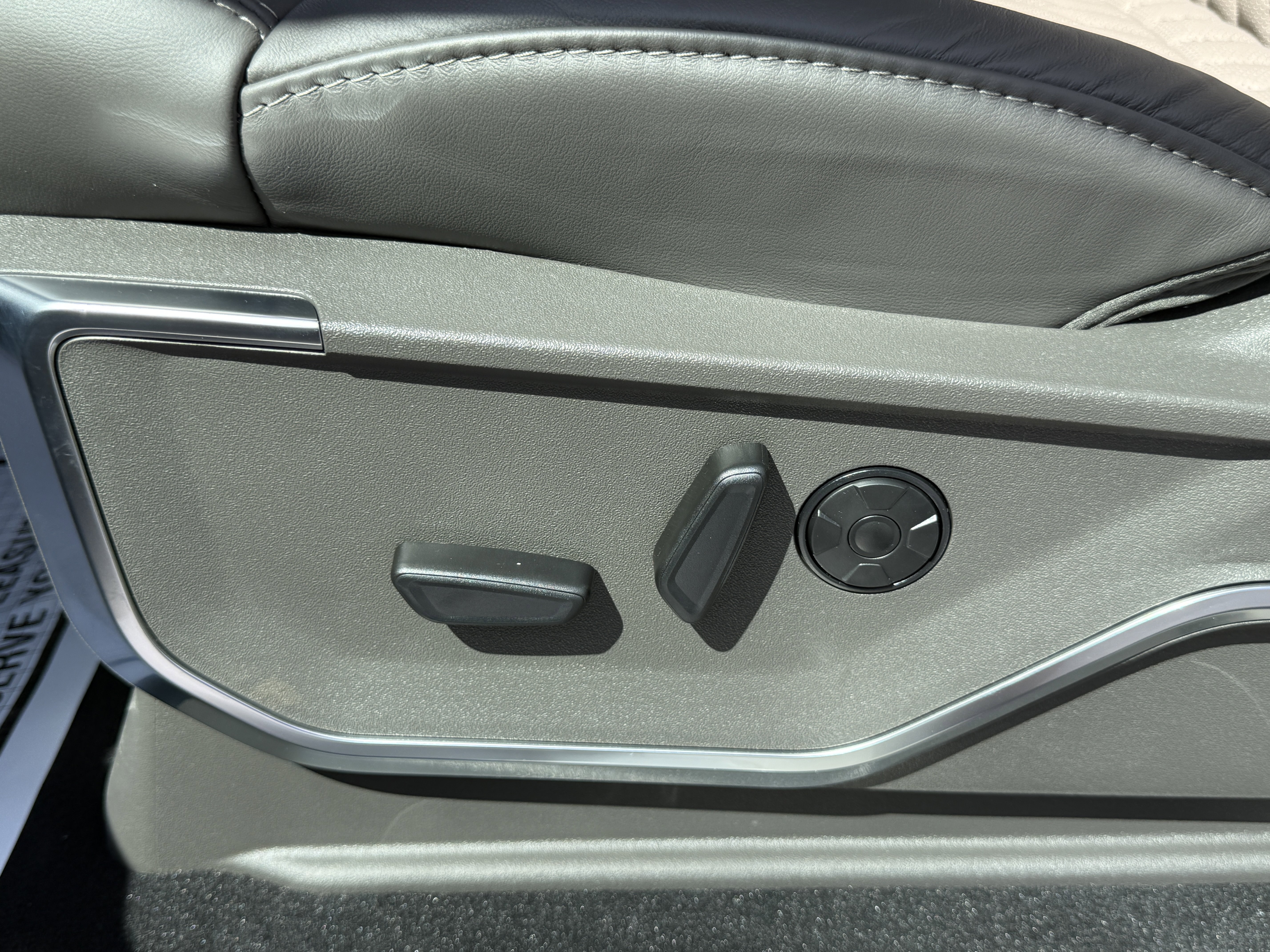 New 2026 Ford F250 Platinum image 18