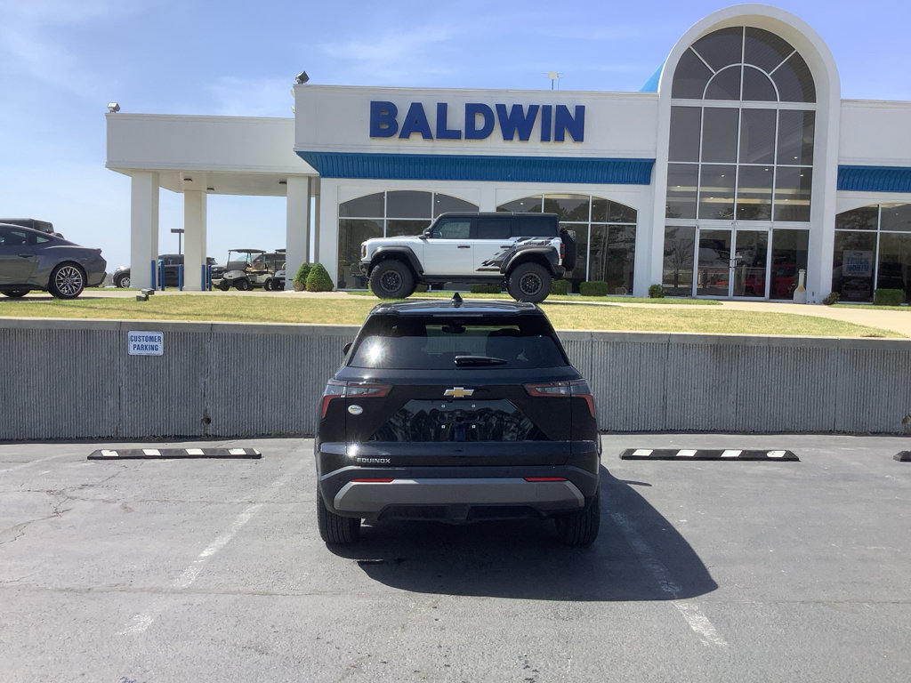Used 2025 Chevrolet Equinox LT w/ Safety and Technology Package FWD image 6