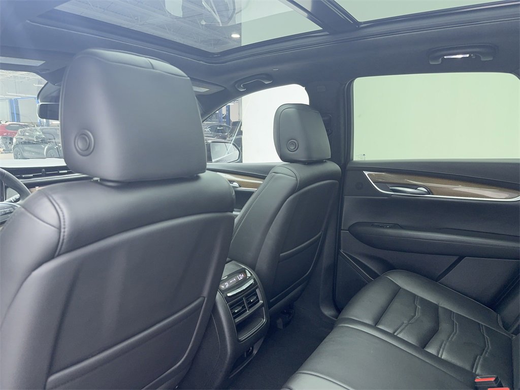 Used 2017 Cadillac XT5 Platinum image 39