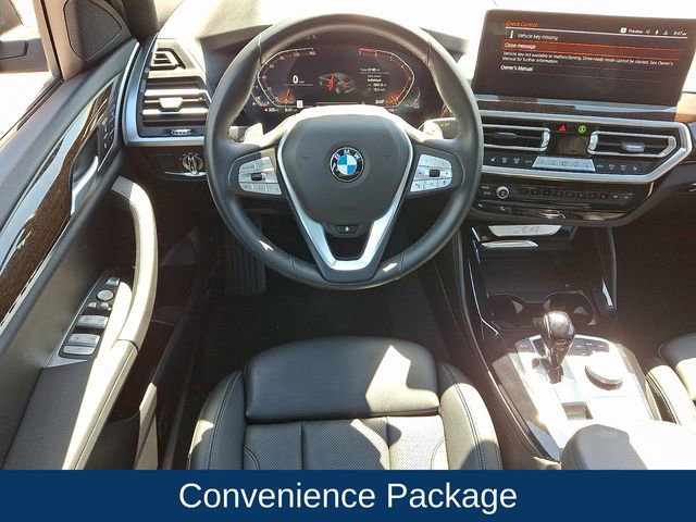 Used 2024 BMW X4 xDrive30i w/ Parking Assistance Package AWD/4WD image 3