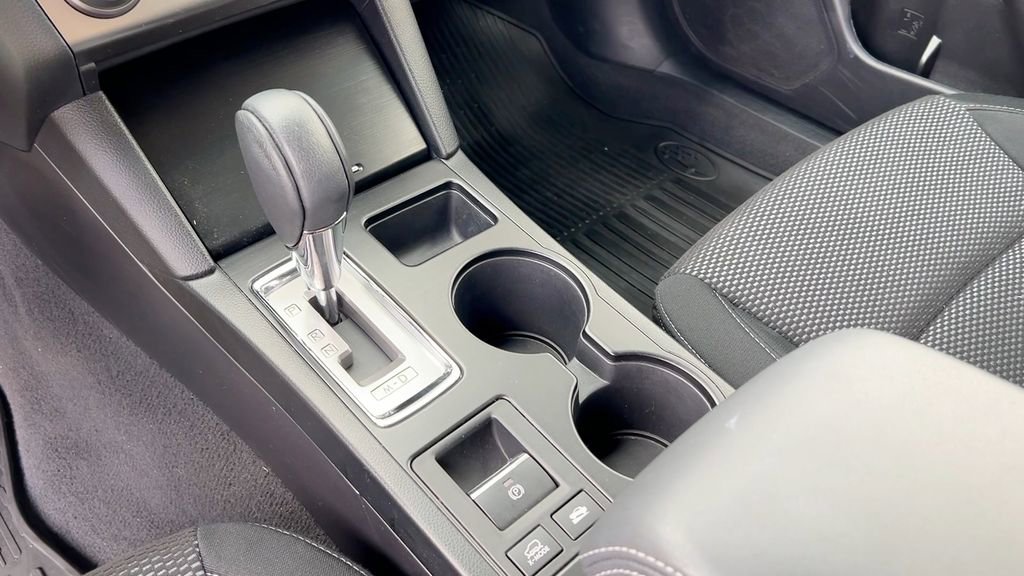 Used 2017 Subaru Outback 2.5i Premium image 31