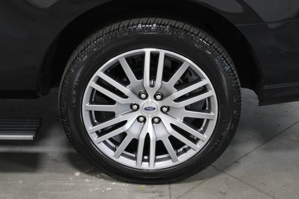 Used 2023 Ford Expedition Platinum AWD/4WD image 18