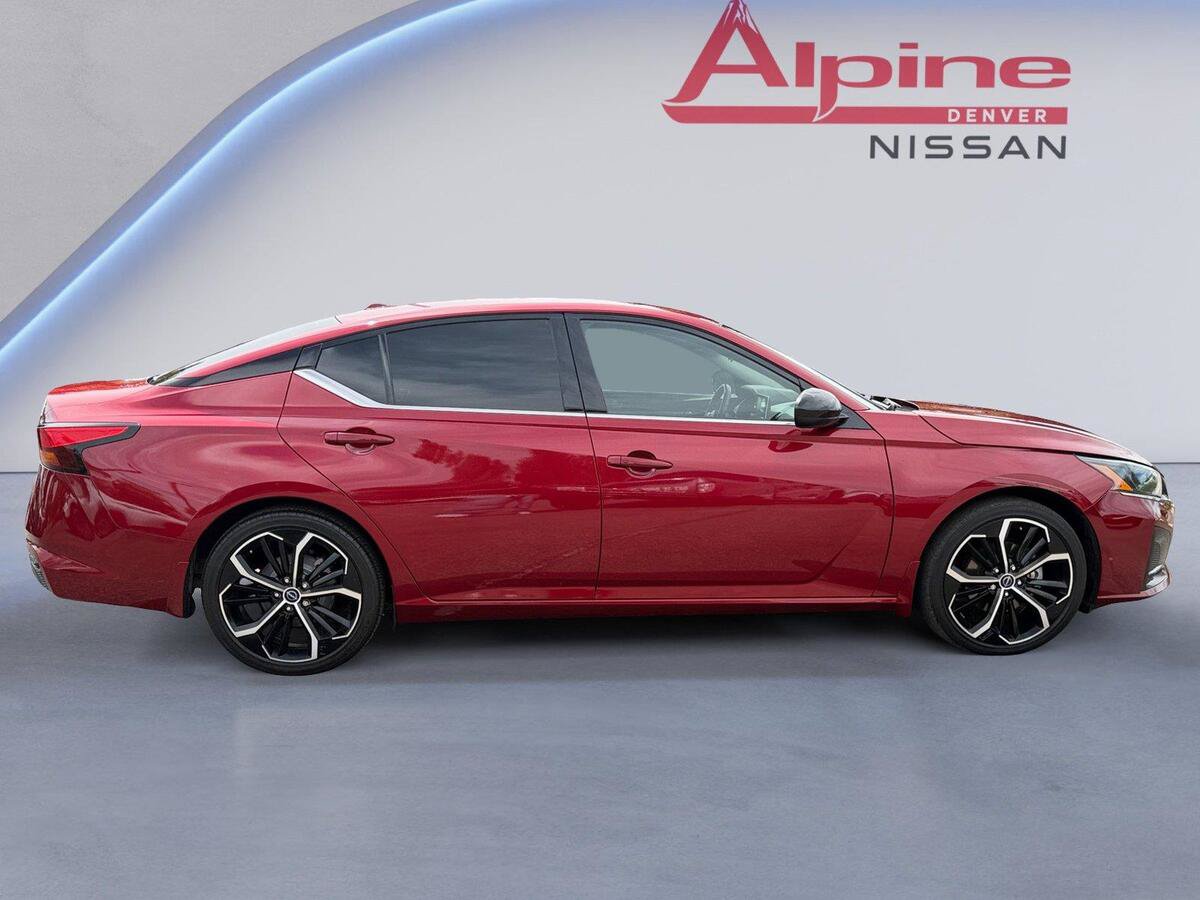 Used 2023 Nissan Altima 2.5 SR FWD image 6