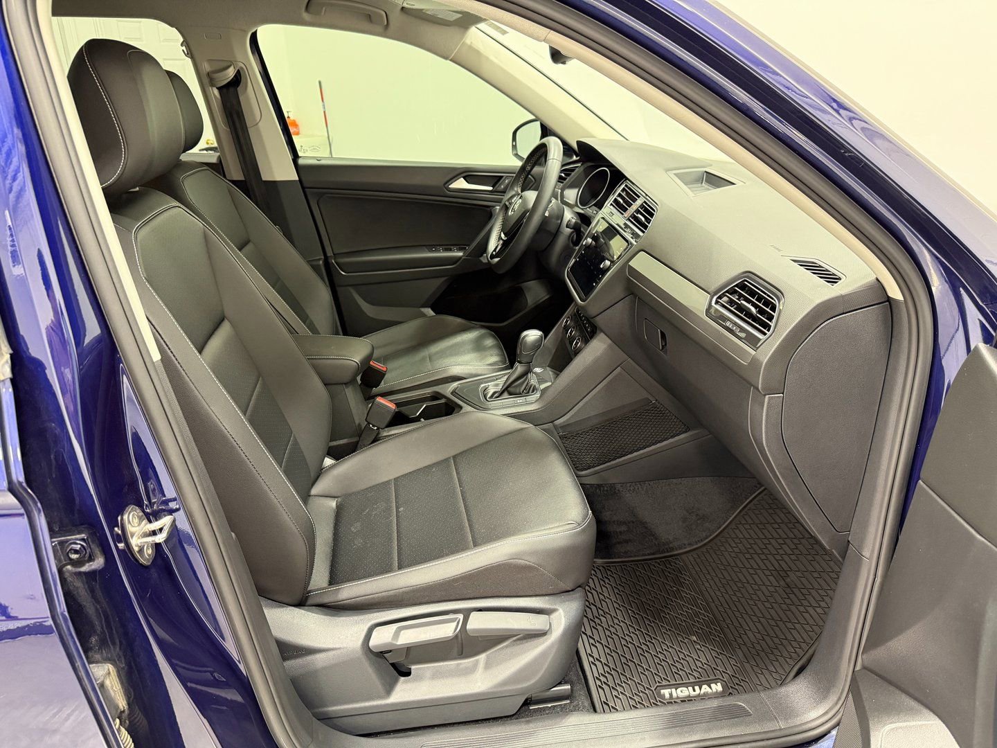 Used 2021 Volkswagen Tiguan SE image 25